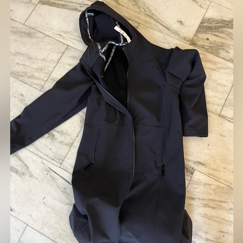 Lululemon windbreaker coat